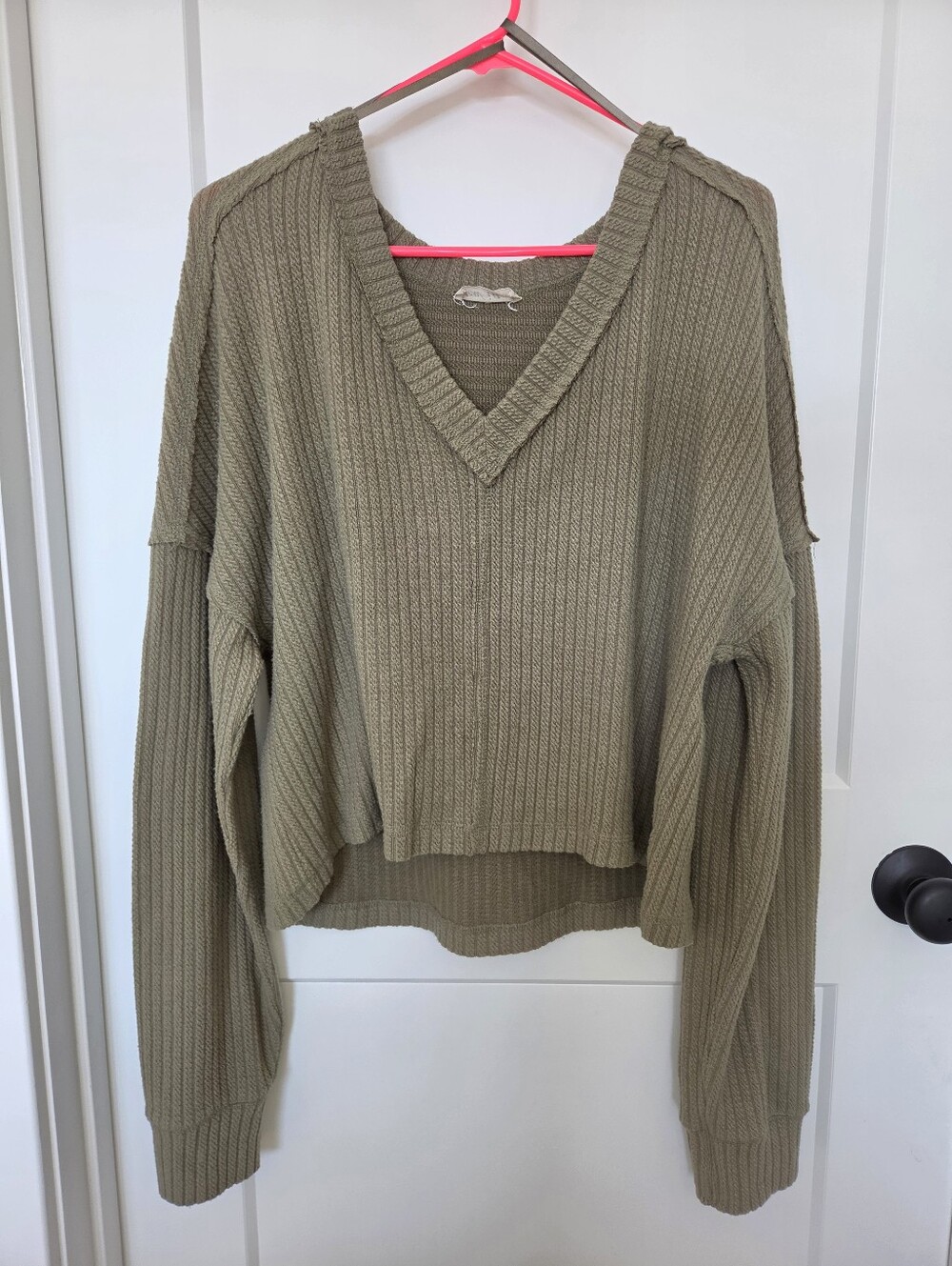 New In Olive Relaxed V-Neck Ribbed Sweater. Size M. #SW
